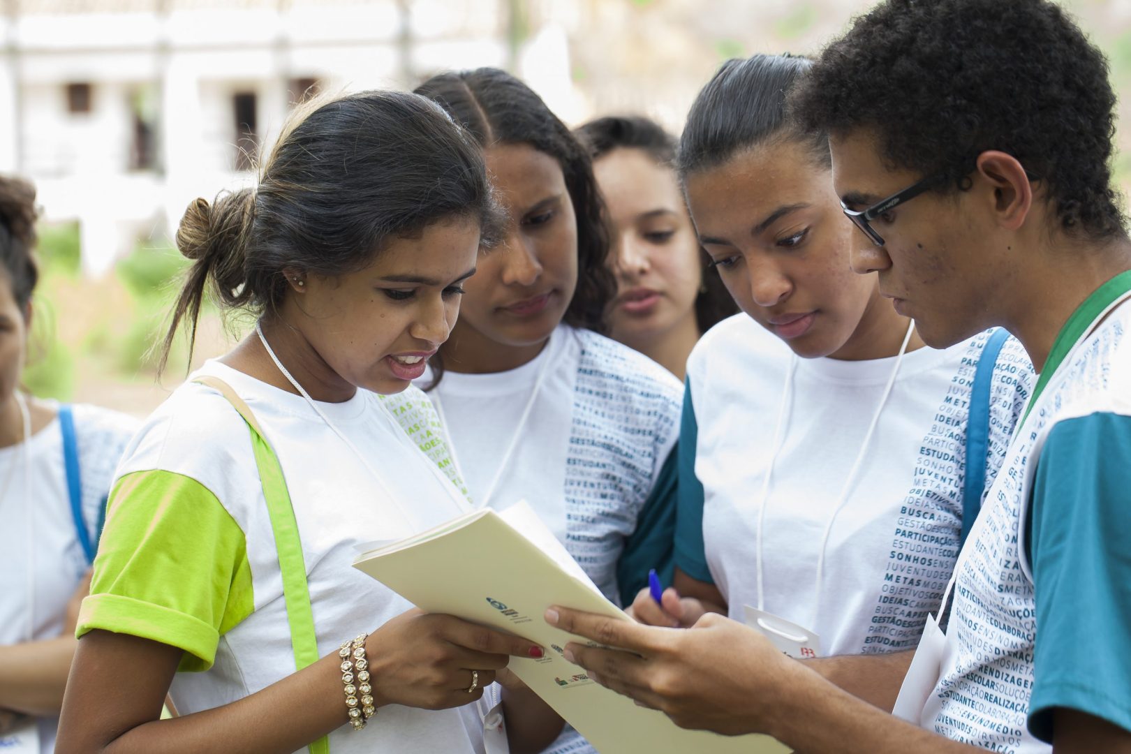 Racismo é o traço mais importante para a explicar a diferença de conclusão de ensino médio entre pretos ou pardos, com Ricardo Henriques