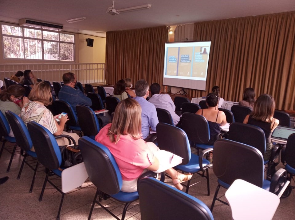 Gestores educacionais participam de curso “Política Pública com Base em Evidência” no Espírito Santo