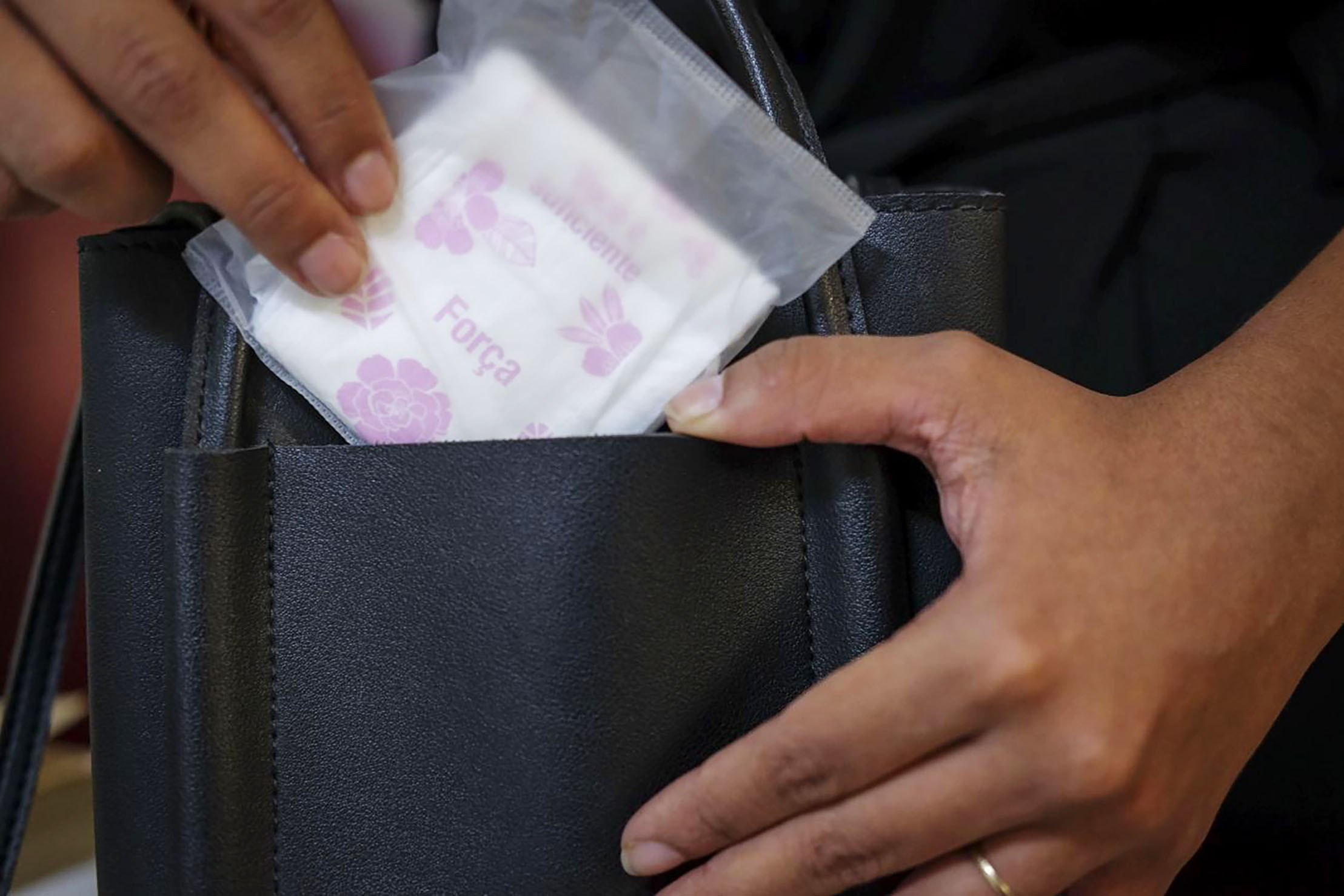 Pobreza menstrual é tema das escolas