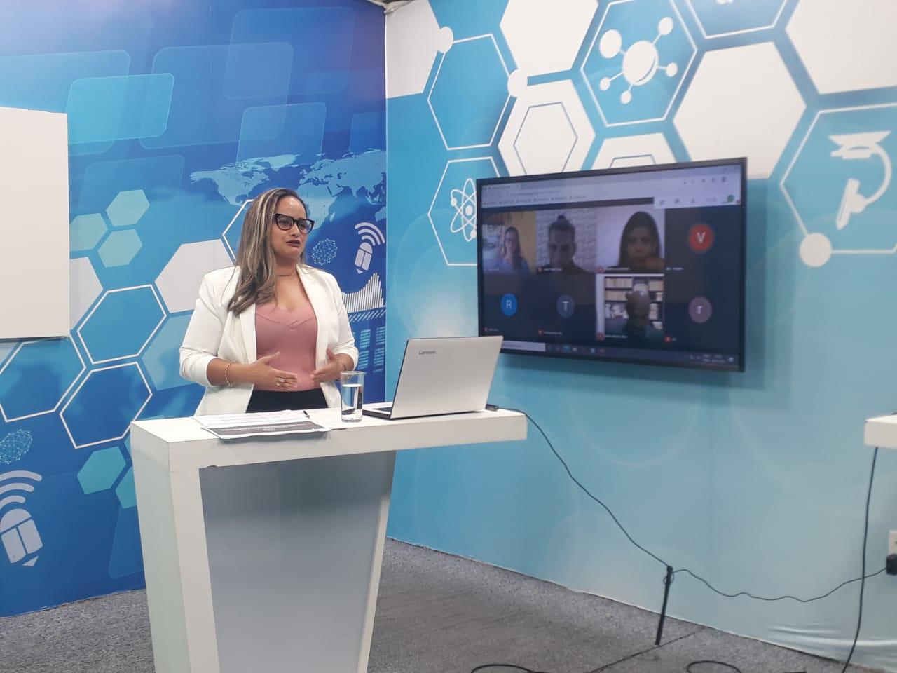 Especialistas discutem novas perspectivas de currículos escolares em Webinário