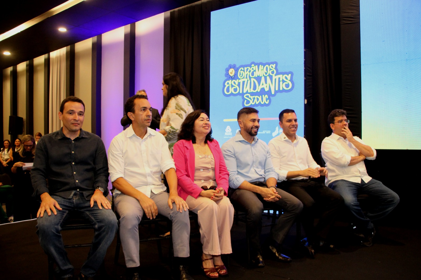 Evento reuniu jovens para debater desafios relacionados à aprendizagem e construir propostas para a educação pública